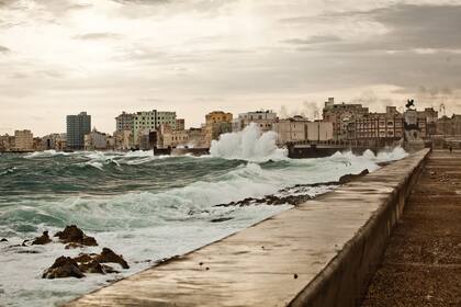 un día de mar bravo en el malecón de la Habana
