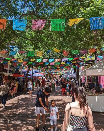 Un día en San Santonio de la pareja que viajó por Estados Unidos