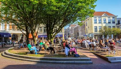 Un día soleado en La Haya, Países Bajos.
