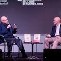 Pérez-Reverte y Fernández Díaz en la Feria del Libro: Alatriste, las guerras y su filosa mirada sobre Malvinas y el futuro