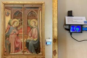 Un dispositivo ubicado junto a la obra de arte permite capturar información del comportamiento de los visitantes