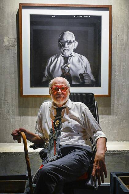 Un doble retrato de Heer; trabajó en diarios y expuso su obra en galerías y centros culturales