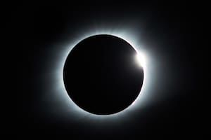 Los desastres naturales que podría provocar el eclipse solar según las teorías conspirativas