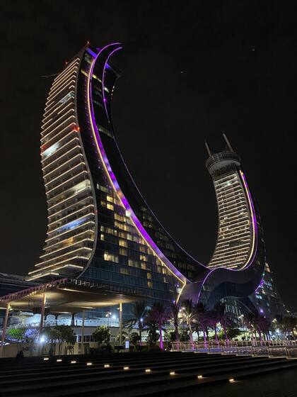 Un edificio y dos hoteles que pretenden hacer historia.