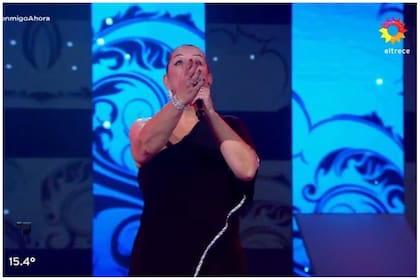 Un emotivo momento se vivió en la pista con la performance de Silvia Sánchez, que eligió interpretar "Honrar la vida" (Foto: Captura de video)