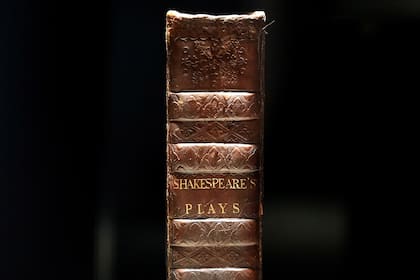 "El Primer Folio" está organizado en comedias, tragedias e historias. Solo existen seis ejemplares en todo el mundo