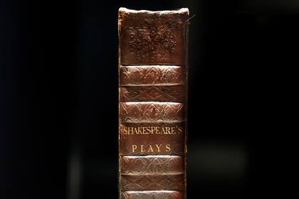 "El Primer Folio" está organizado en comedias, tragedias e historias. Solo existen seis ejemplares en todo el mundo