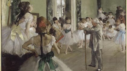 Un ensayo de ballet retratado por la mano prodigiosa del pintor impresionista Edgar Degas.
