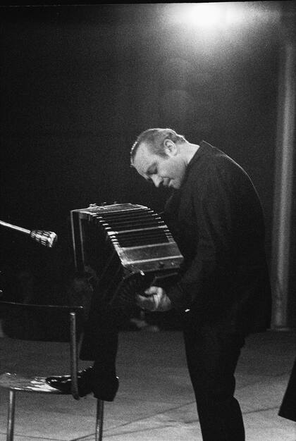 Un ensayo en la década del 70, imagen que es parte de una serie inédita de Pupeto Mastropasqua