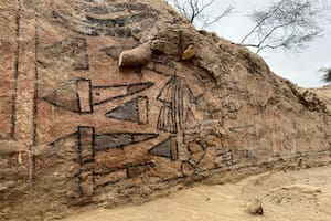 Hallan un mural prehispánico en Perú del que solo se habían visto fotos hace un siglo