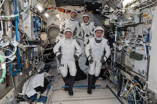Un equipo de astronautas regresa a la Tierra en la primera evacuación médica de la NASA