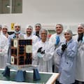 Seis instituciones y una empresa construyeron Atenea, el satélite argentino de la misión Artemis II