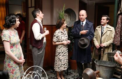 Un escena del episodio "La Trampa", con Sofía Gala, Valeria Lois, Darío Grandinetti y Nicolás Cabré