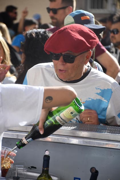 Un escena que podría repetirse en cualquier lugar de la Argentina, pero acá en Nápoles