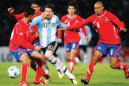 Un escuadrón de adversarios de Costa Rica para intentar frenar tanta fantasía