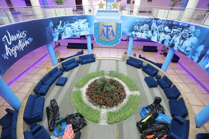 Un espacio para reuniones del grupo en el complejo de la Universidad de Doha adaptado para recibir a la selección argentina