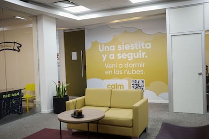 Un espacio privado para dormir la siesta y hacer un corte en el día de trabajo