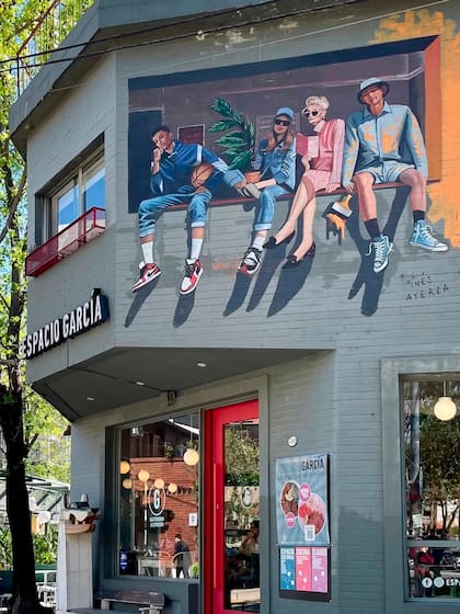 Un espacio que fusiona cocina, arte y diversas actividades