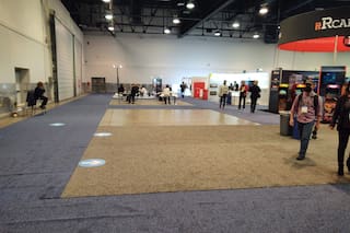 Un paseo por una feria gigante, pero semivacía por culpa del Covid