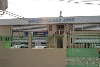 Un estudiante entró armado a una escuela en Brasil, mató a dos empleados y dejó varios compañeros heridos