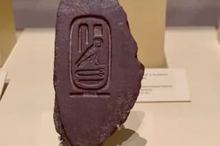 Arqueólogos encuentran un amuleto egipcio en una antigua tumba española