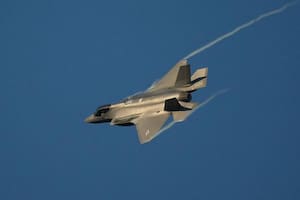 Un F-35 de EE.UU. habría aterrizado de emergencia tras ser alcanzado por fuego iraní