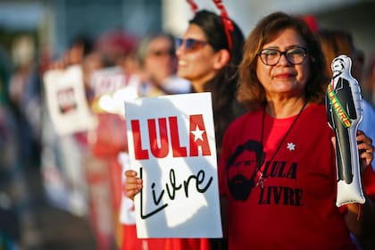 Seguidores a favor de la liberación de Lula