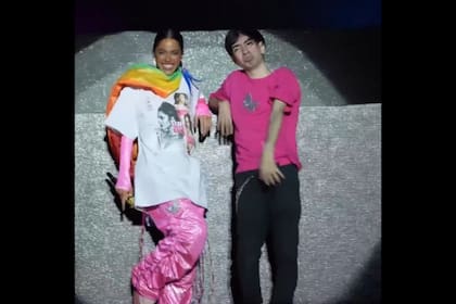 Un fan de Tini se llevó la ovación del público cordobés por su performance (Captura video)