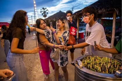 Un festival para celebrar la nueva ley ofreció a la gente helados de marihuana