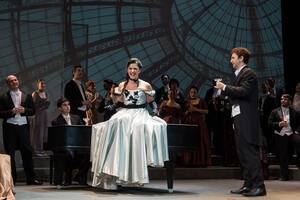 La traviata abre hoy una temporada clásica