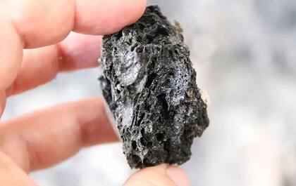 Un fragmento de los restos de un colchón