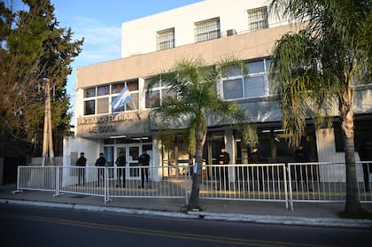 Un fuerte operativo policial hubo el viernes en el juzgado federal de Goya, durante la declaración indagatoria del comisario Walter Maciel