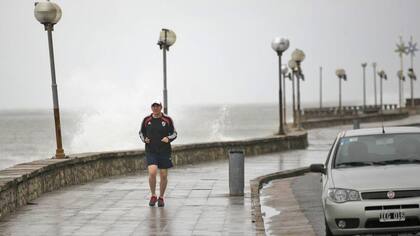 El pronóstico del tiempo en Mar del Plata anticipa un día lluvioso que no estará para ir a la playa