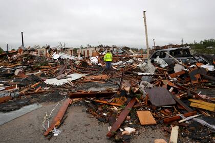 Un fuerte tornado azotó partes de Oklahoma en abril de 2024