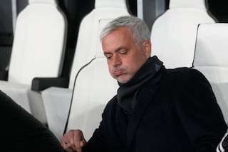 Un DT fuera de control y contra todos: no provoca para sacar ventajas, reparte culpas y no para de perder