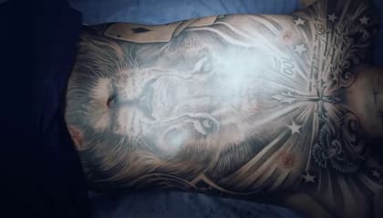 Un gigantesco león quedó inmortalizado en la piel de Duván Vergara