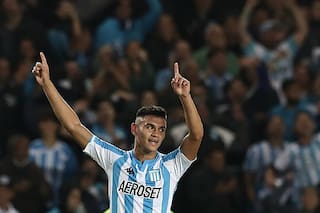 Racing vendió a Carlos Alcaraz a un club inglés: los números de una operación que revoluciona el mercado de pases