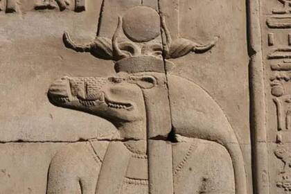 Un grabado del dios Sobek, representado por un cocodrilo, una deidad a la que se le tenía respeto y veneración en el Antiguo Egipto