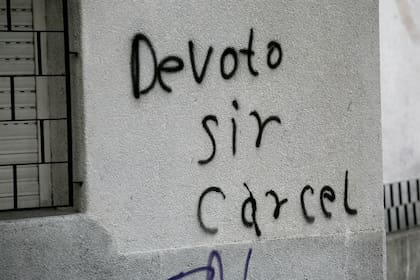 Un graffiti en las cercanías del penal de Devoto