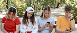 El tratamiento que se indica cada vez más para adolescentes con excesiva dependencia de las pantallas