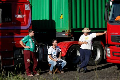 Un grupo de camioneros en Curitiba