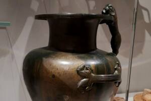 Un grupo de científicos descubrió el contenido de jarrones de 2.500 años de antigüedad hallados en Italia