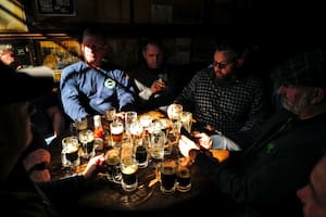 El desafío a las guerras, el 11-S y el Covid: el bar de Nueva York y una cerveza de 170 años