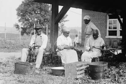 Un grupo de exesclavos fotografiados en Estados  Unidos en 1920