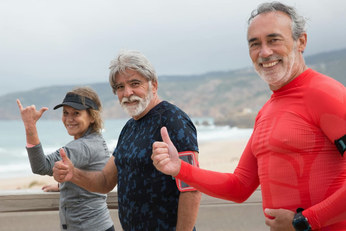 Caminar diariamente podría prevenir el deterioro cognitivo en adultos mayores