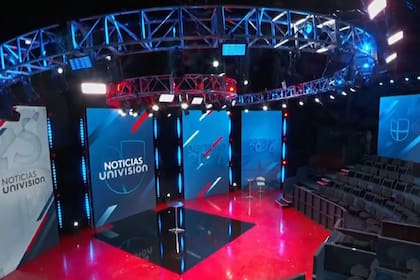 Un grupo de votantes latinos indecisos harán preguntas a Donald Trump en un town hall organizado por Univision