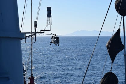 Un helicóptero de la Armada de Brasil