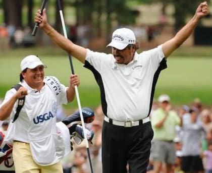 Un hito inolvidable: el festejo de Alejandro Molina con su jugador, Eduardo Romero, campeón del US Senior Open 2008