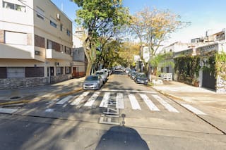 Un policía se bajó del auto, disparó 14 veces e hirió a un hombre