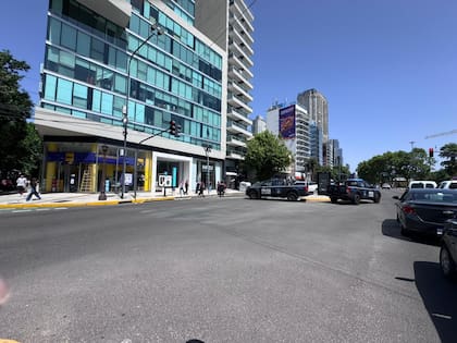 Un hombre cayó al vacío en Avenida del Libertador y Quesada, Núñez, frente a la sede Belgrano de la ORT